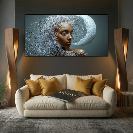 Tablou decorativ living Veghea Semilunii, portret feminin cu cristale și semilună, deasupra unei canapele crem.