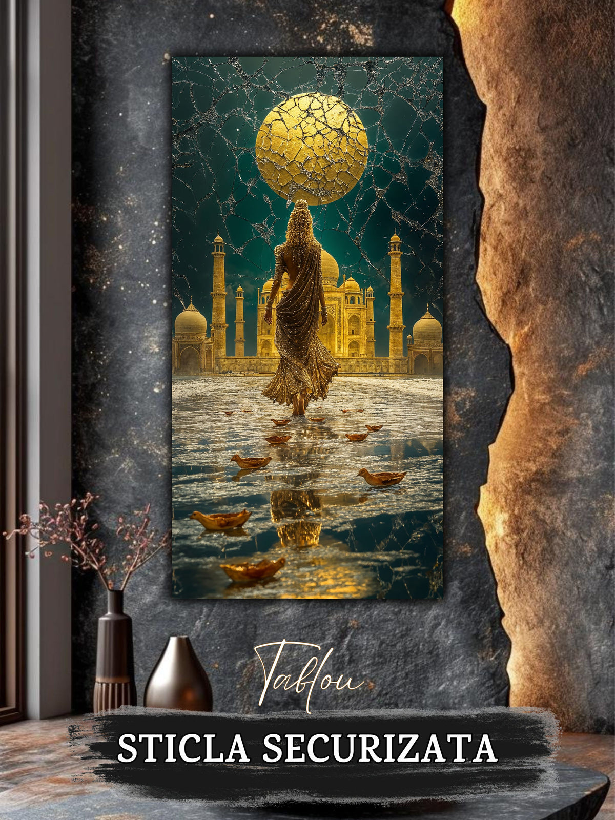 Tablou in format vertical de mari dimensiuni, care transforma sufrageria ta, intregind designul ei modern, in culori aurii, galbene si turcoaz.