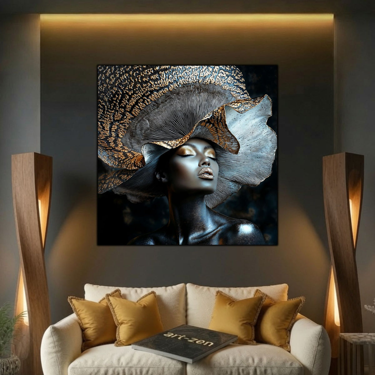 Tablou patrat pe un perete modern de living iluminat cu led, cu portret abstract cu texturi miceliene.
