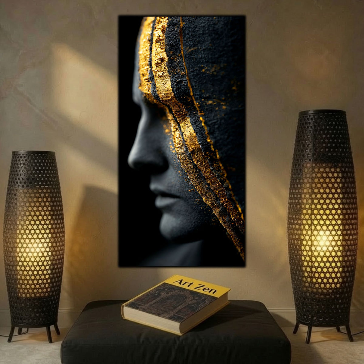 Tablou de artă zen din sticlă, element central de decor integrat armonios pe un perete dedicat relaxării și rafinamentului.